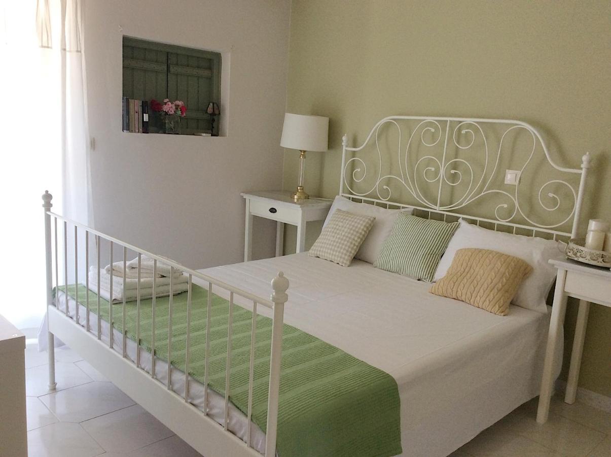 Kefalonia Apartments - Marias Studios - 2 Bedroom Apartment In Orchard, Spartia ภายนอก รูปภาพ